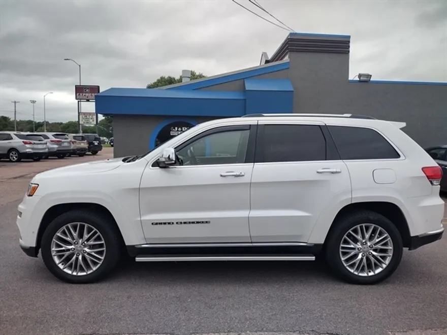 2017 Jeep Grand Cherokee Summit photo 1