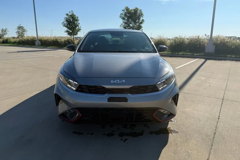 2023 Kia Forte GT-Line photo 1