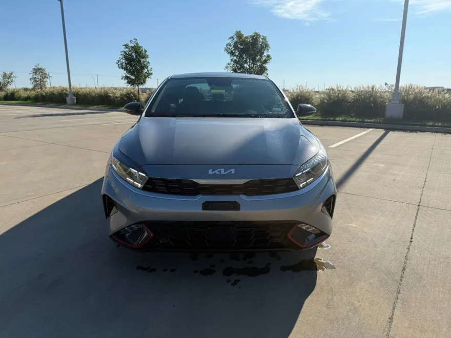 2023 Kia Forte GT-Line photo 1
