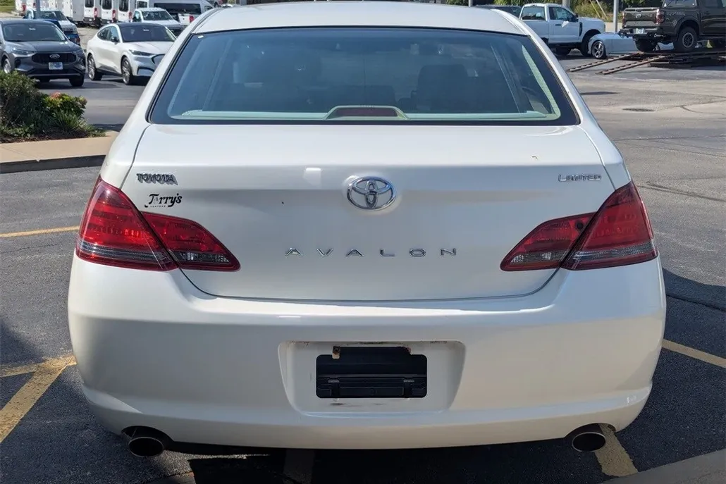 2008 Toyota Avalon photo 1