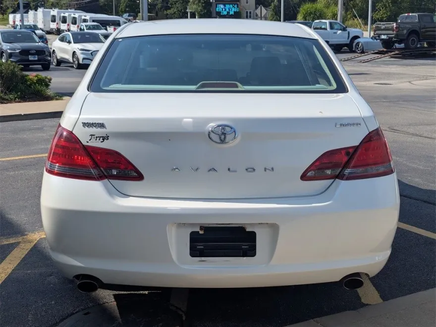 2008 Toyota Avalon photo 1