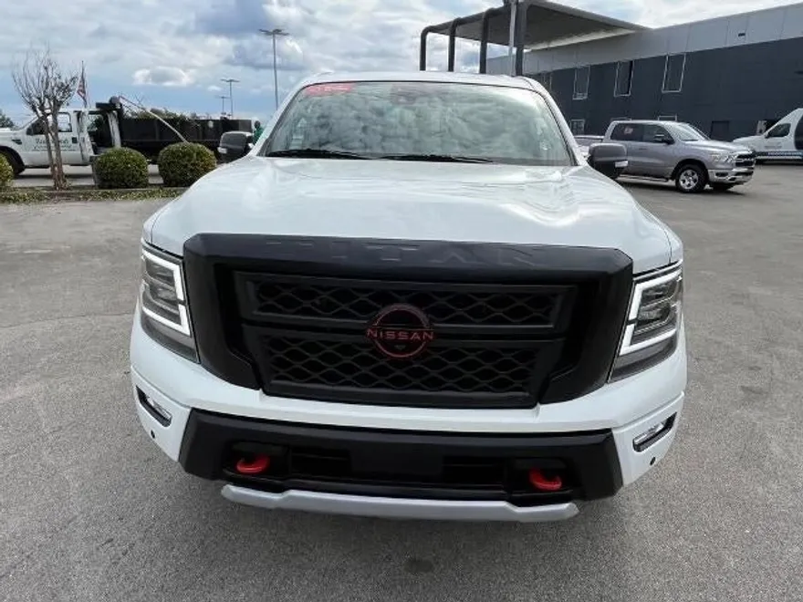 2024 Nissan Titan Crew Cab SV photo 1
