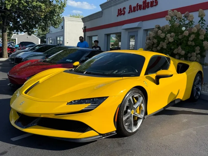 2021 Ferrari SF90 Stradale Base photo 1