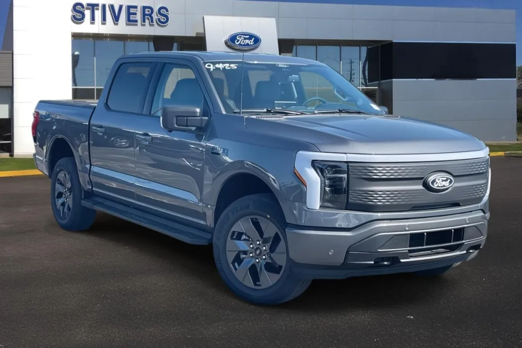 2025 Ford F-150 Lightning photo 1
