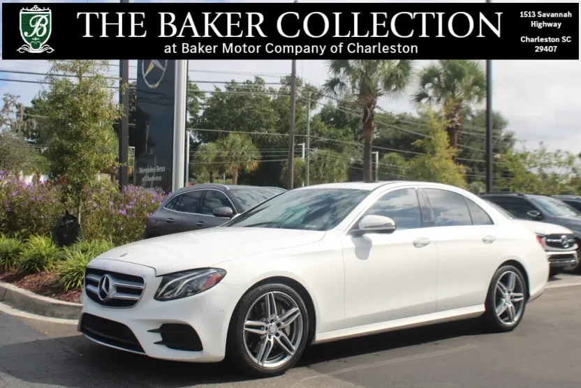 2017 Mercedes Benz E 300 4MATIC Sedan photo 1