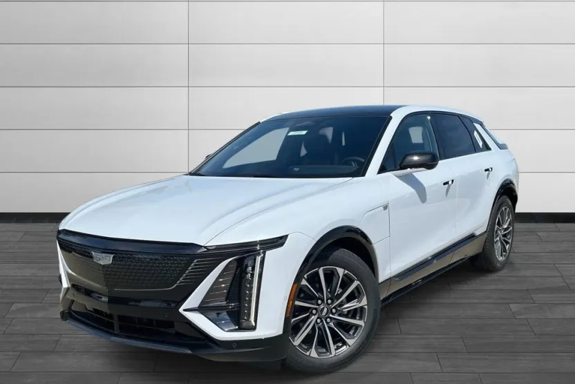 2026 Cadillac Lyriq Sport photo 1