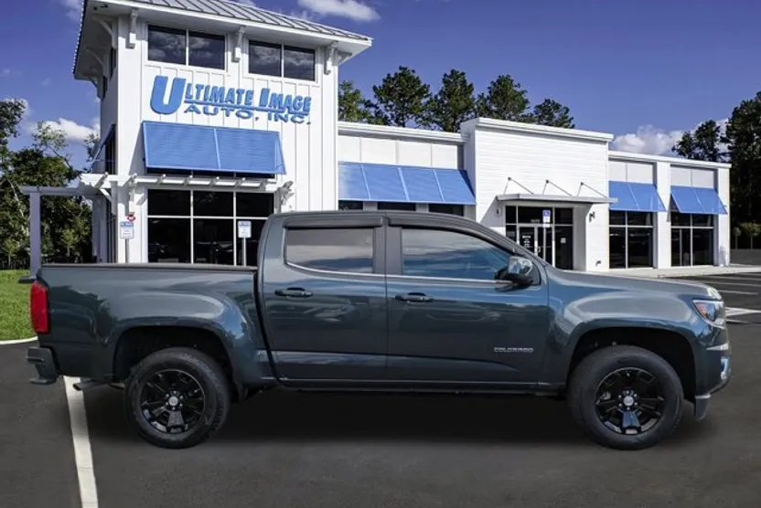 2017 Chevrolet Colorado LT photo 1