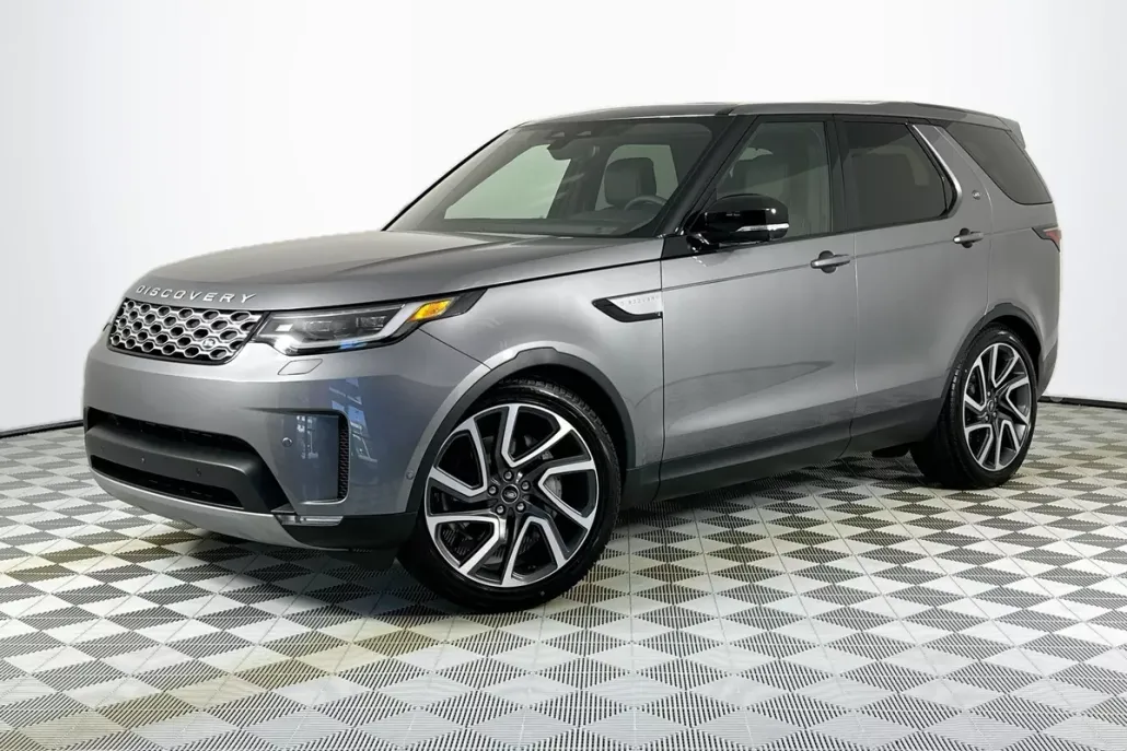2025 Land Rover Discovery S photo 1