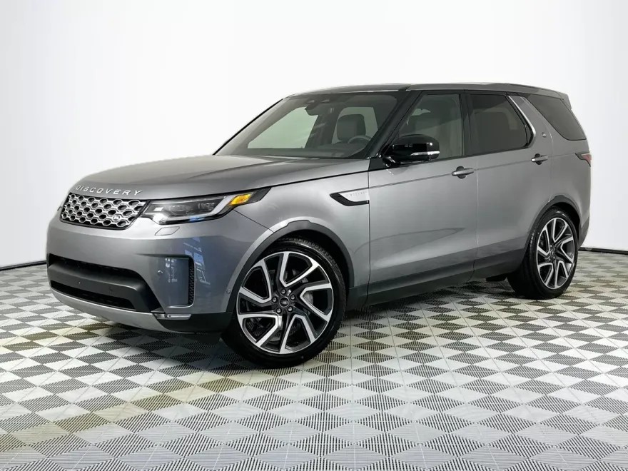 2025 Land Rover Discovery S photo 1