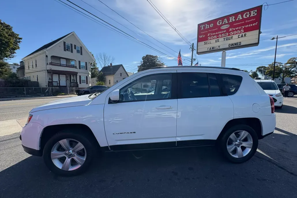 2015 Jeep Compass Latitude photo 1