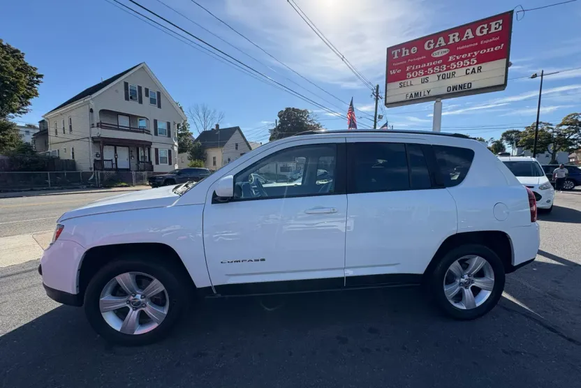 2015 Jeep Compass Latitude photo 1