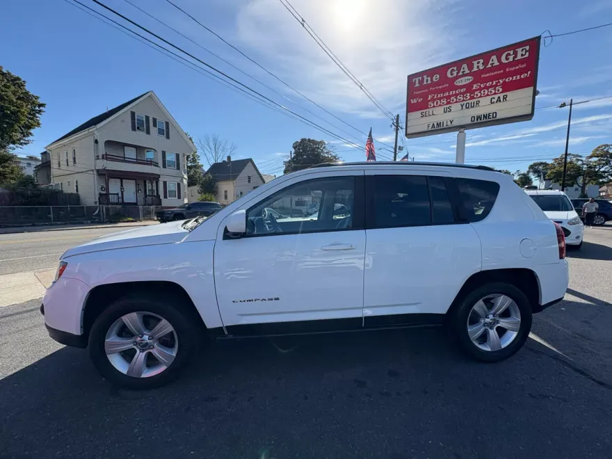2015 Jeep Compass Latitude photo 1