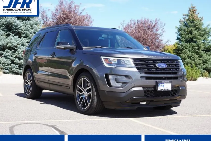 2017 Ford Explorer Sport photo 1