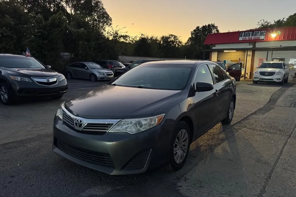 2013 Toyota Camry L photo 1