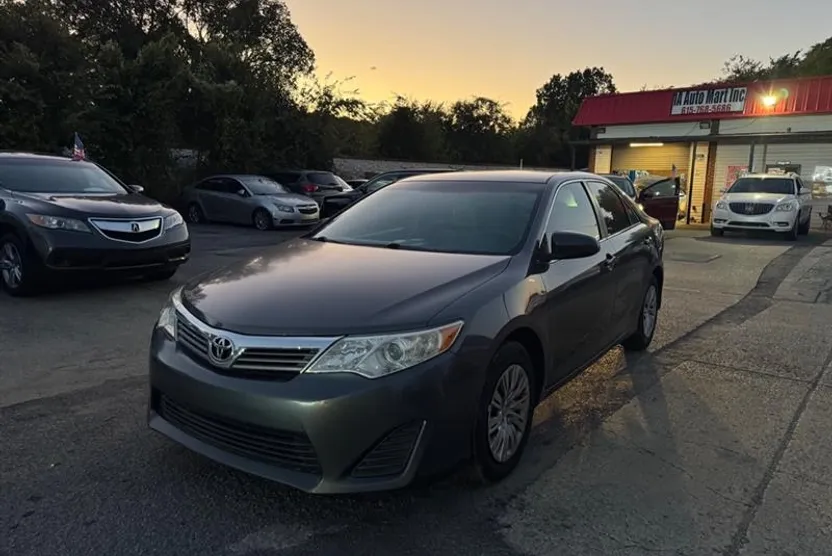 2013 Toyota Camry L photo 1