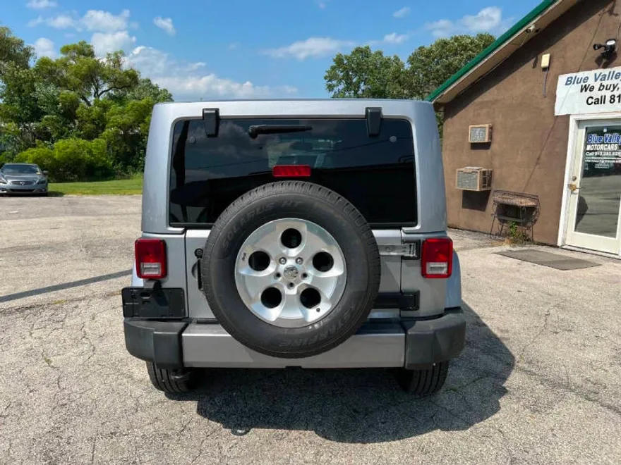 2017 Jeep Wrangler Unlimited Sahara photo 1