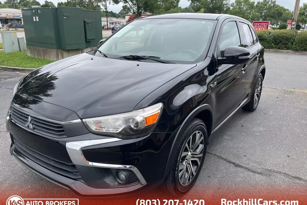 2017 Mitsubishi Outlander Sport ES photo 1