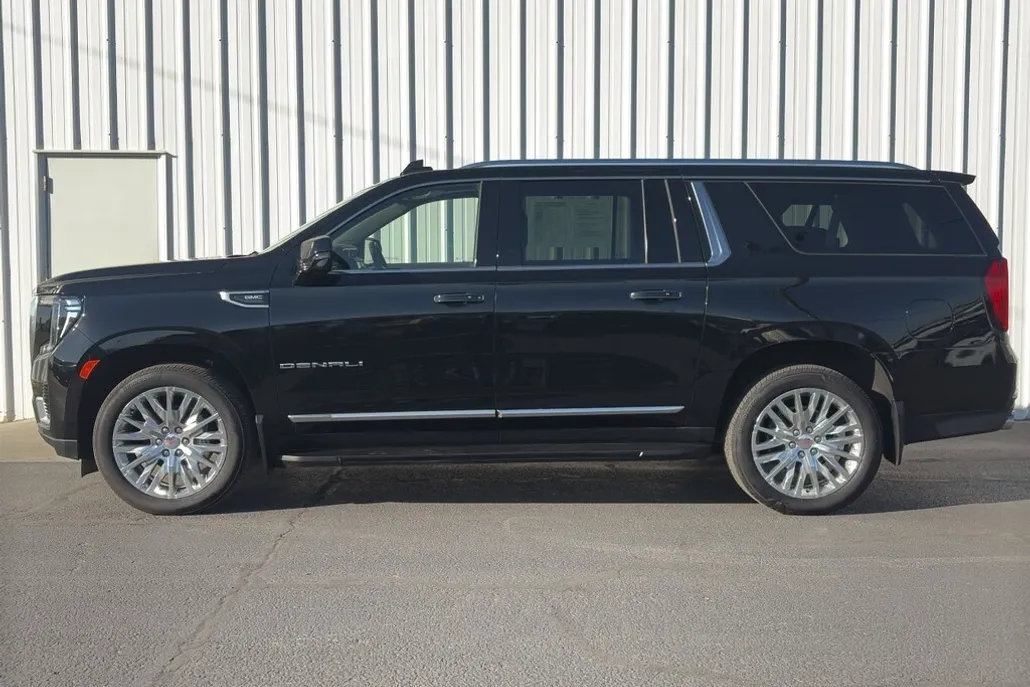 2023 Gmc Yukon XL Denali photo 1