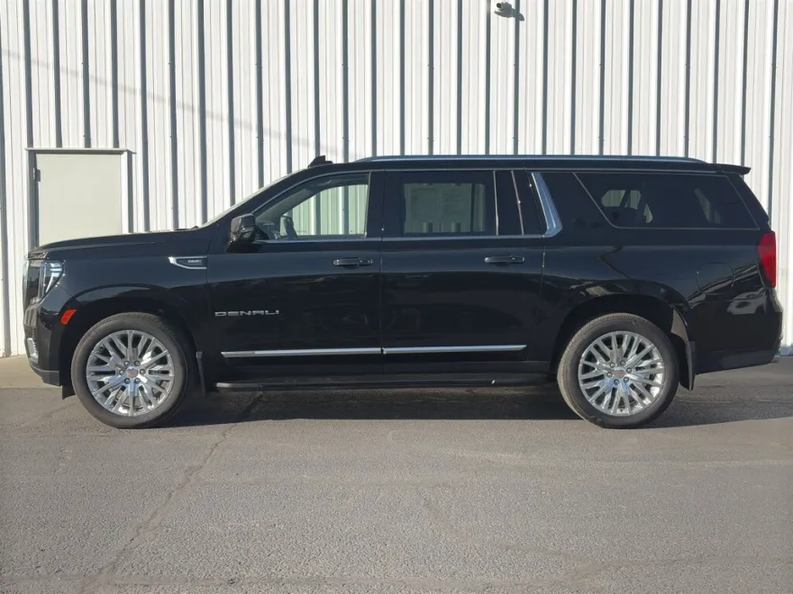 2023 Gmc Yukon XL Denali photo 1