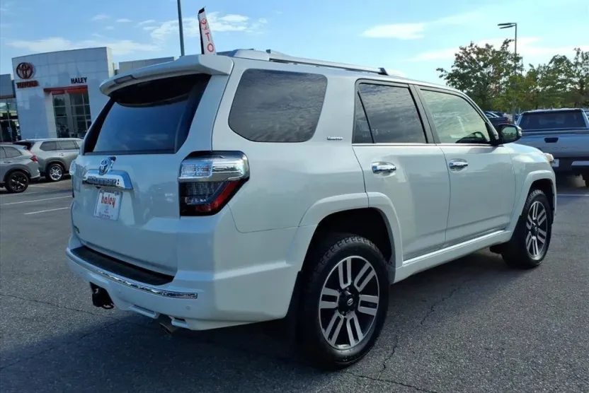 2022 Toyota 4Runner Limited 4WD photo 1
