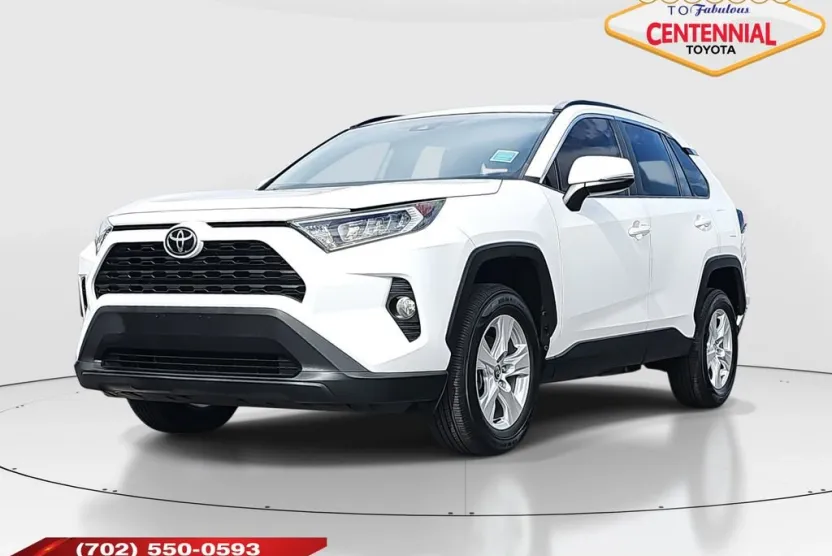 2020 Toyota RAV4 XLE photo 1
