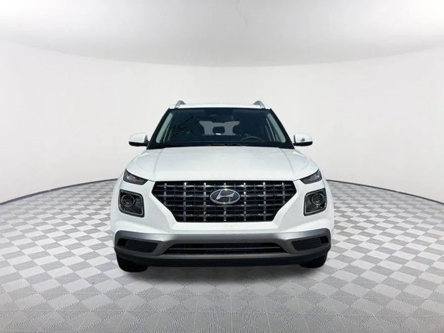2025 Hyundai Venue SEL photo 1
