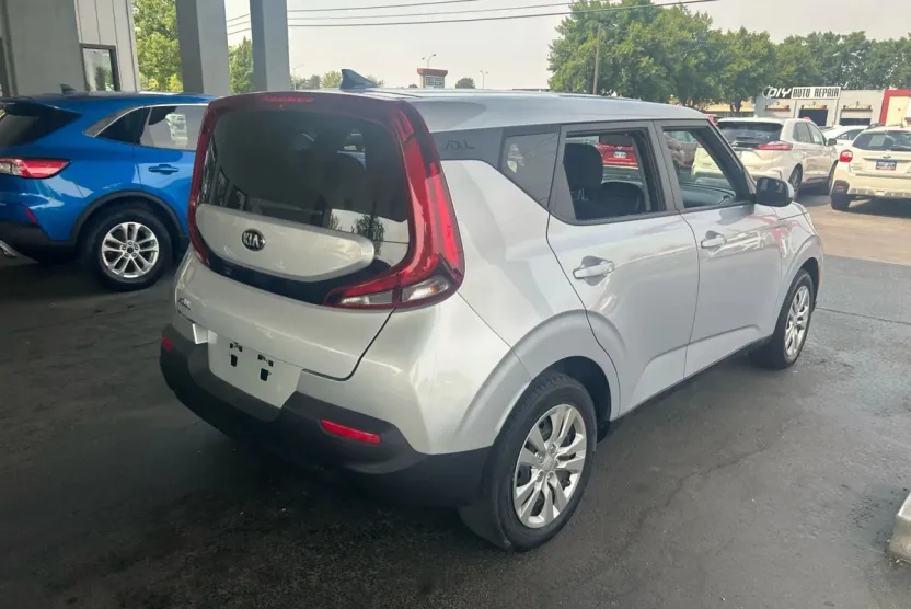 2020 Kia Soul LX photo 1