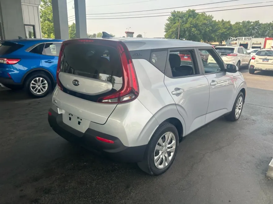 2020 Kia Soul LX photo 1