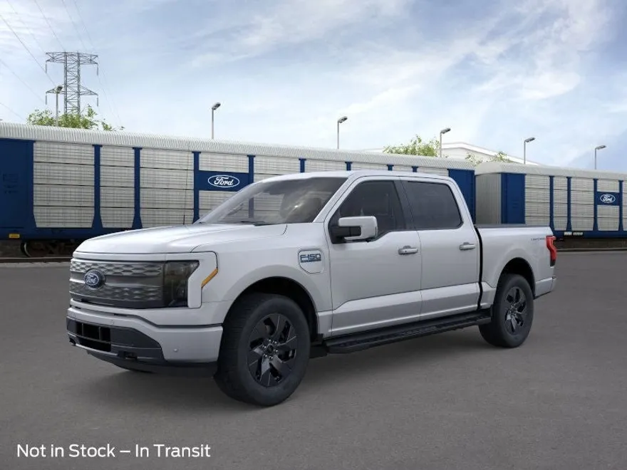 2025 Ford F-150 Lightning Lariat photo 1
