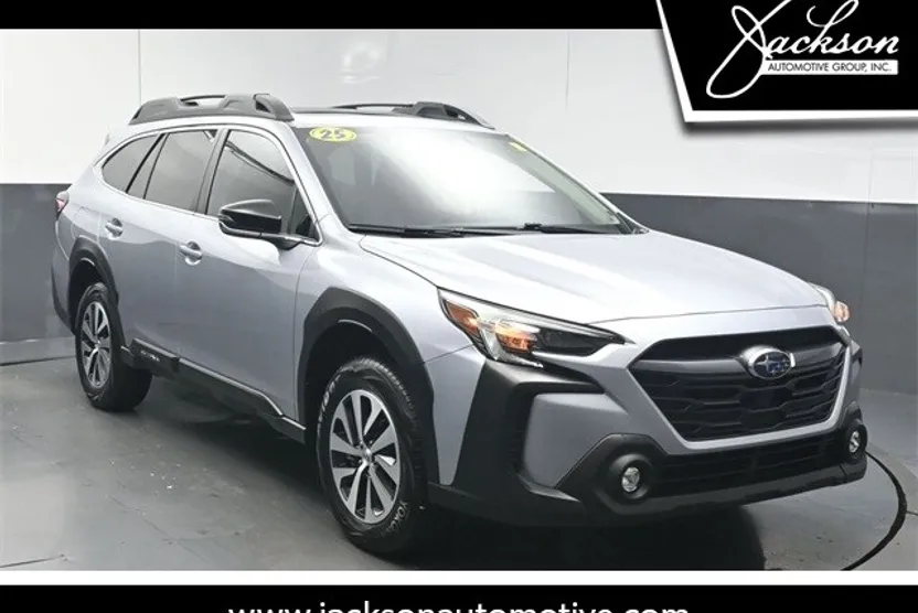 2025 Subaru Outback Premium photo 1