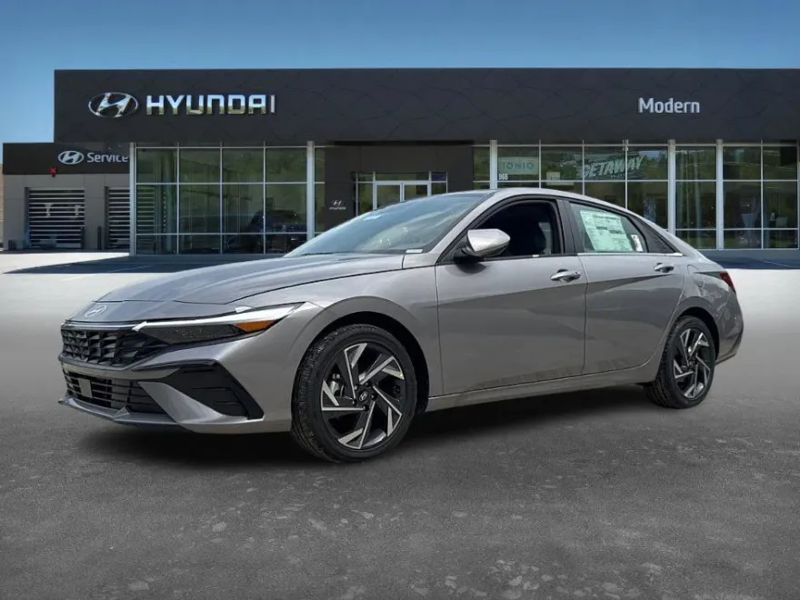2025 Hyundai Elantra SEL Convenience photo 1