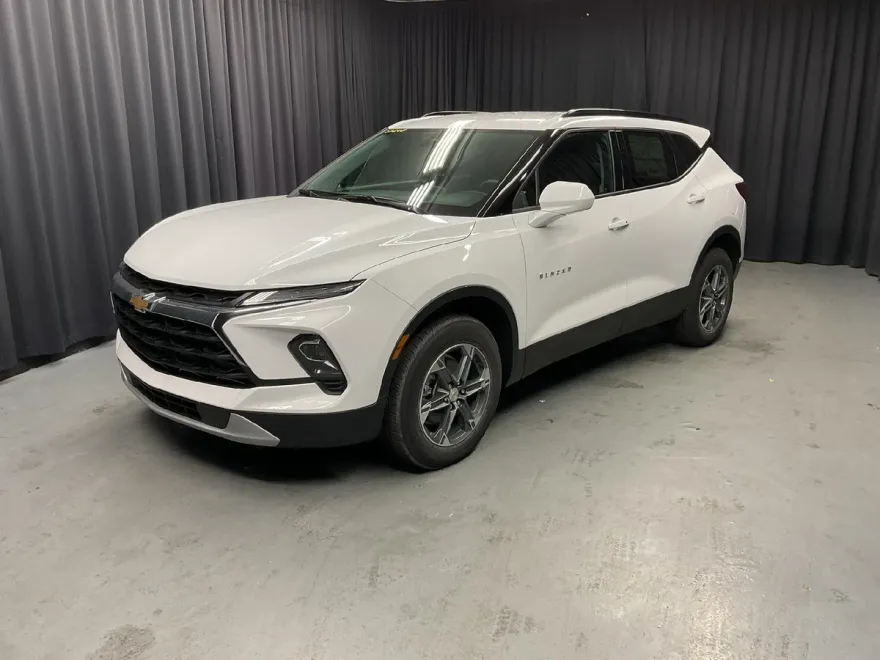 2025 Chevrolet Blazer 2LT photo 1