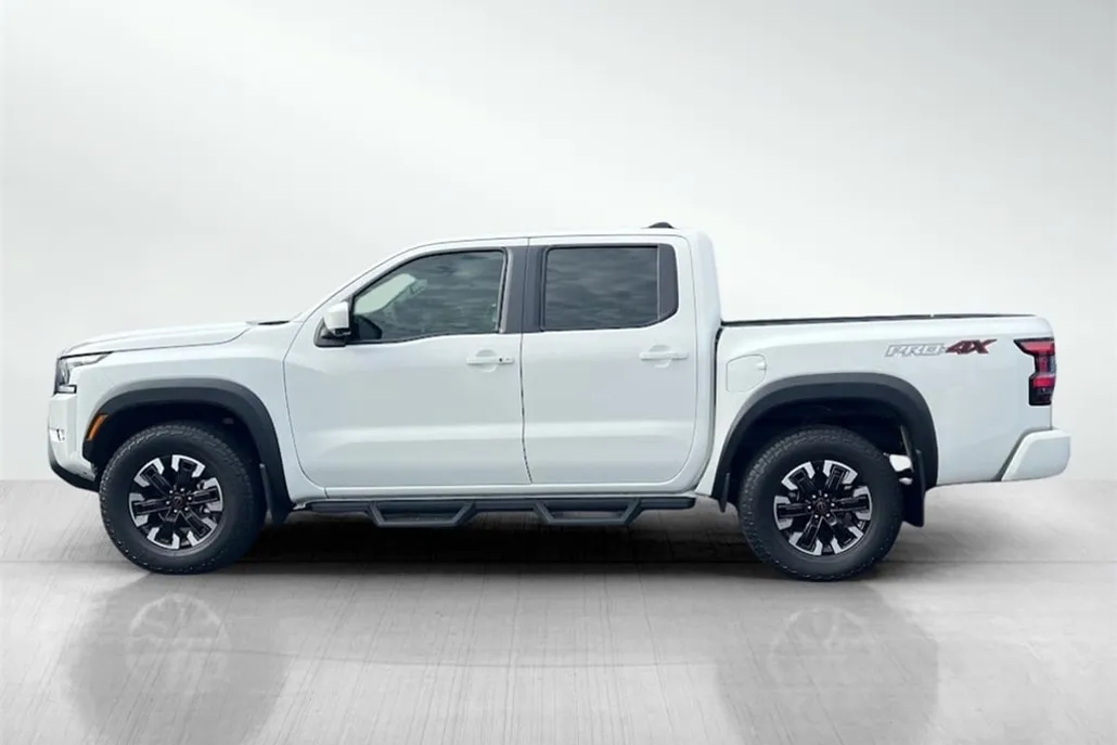 2023 Nissan Frontier PRO-4X photo 1