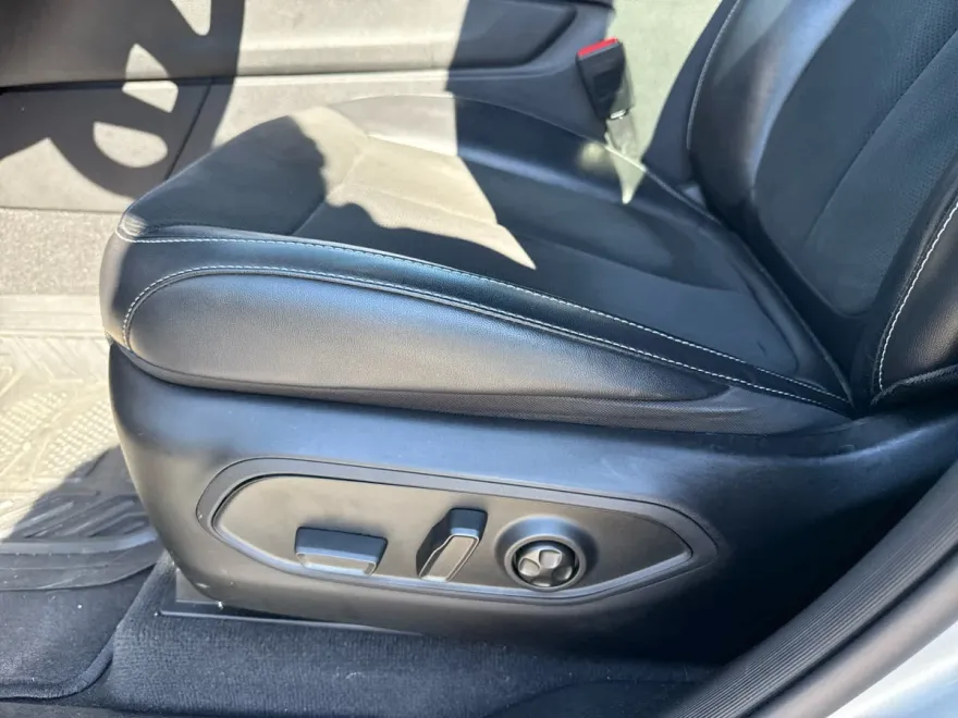 2022 Jeep Grand Cherokee Altitude photo 1