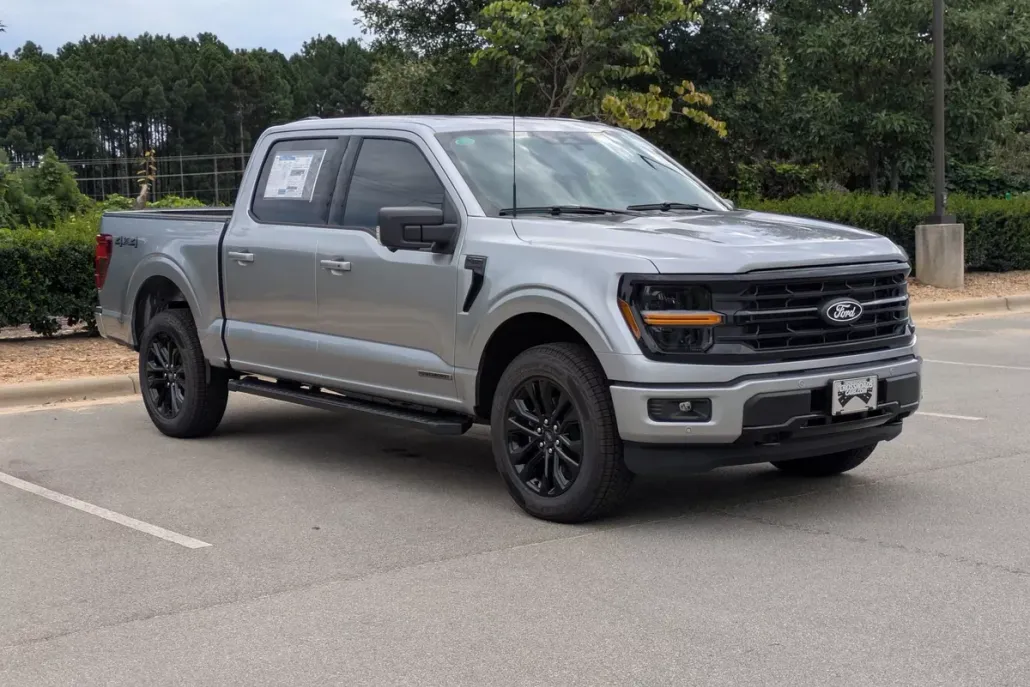 2025 Ford F-150 XLT photo 1