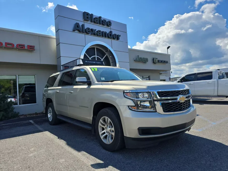 2017 Chevrolet Suburban 1500 LT photo 1