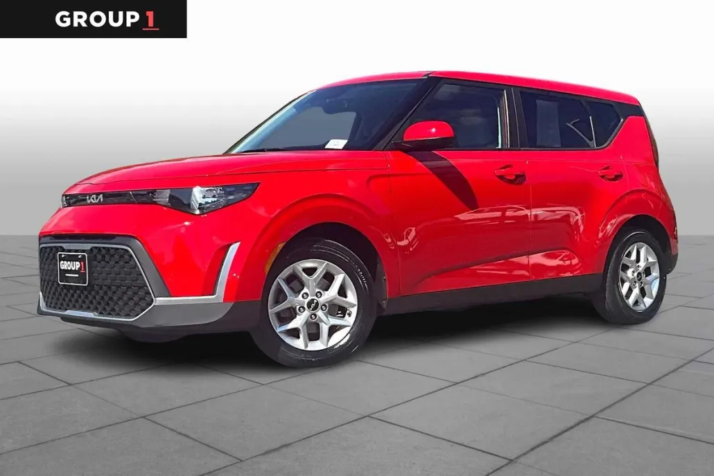 2023 Kia Soul LX photo 1