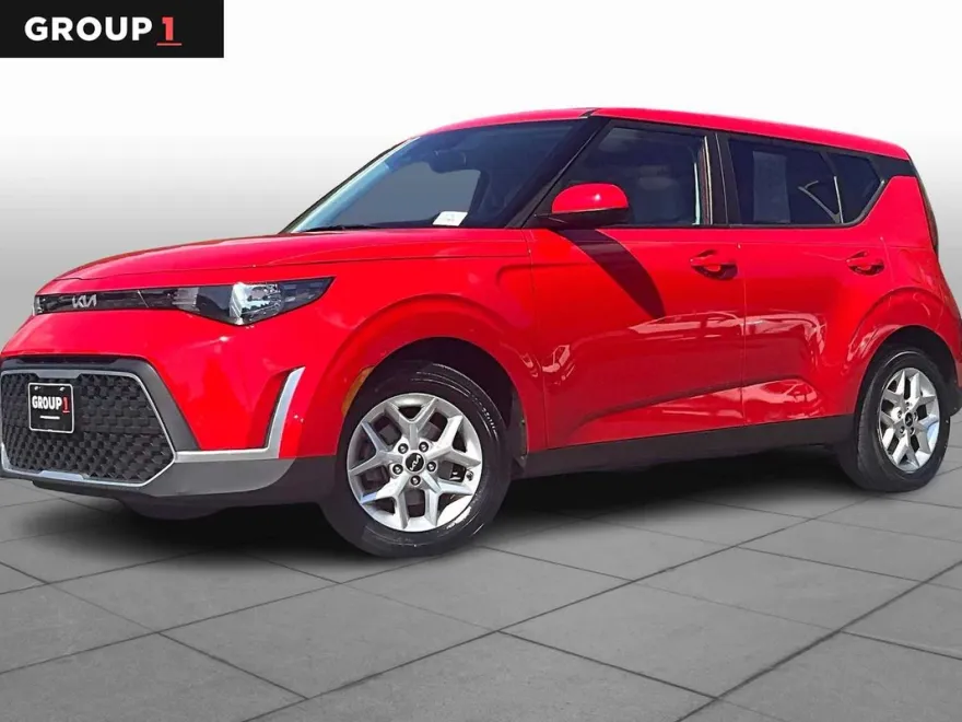 2023 Kia Soul LX photo 1