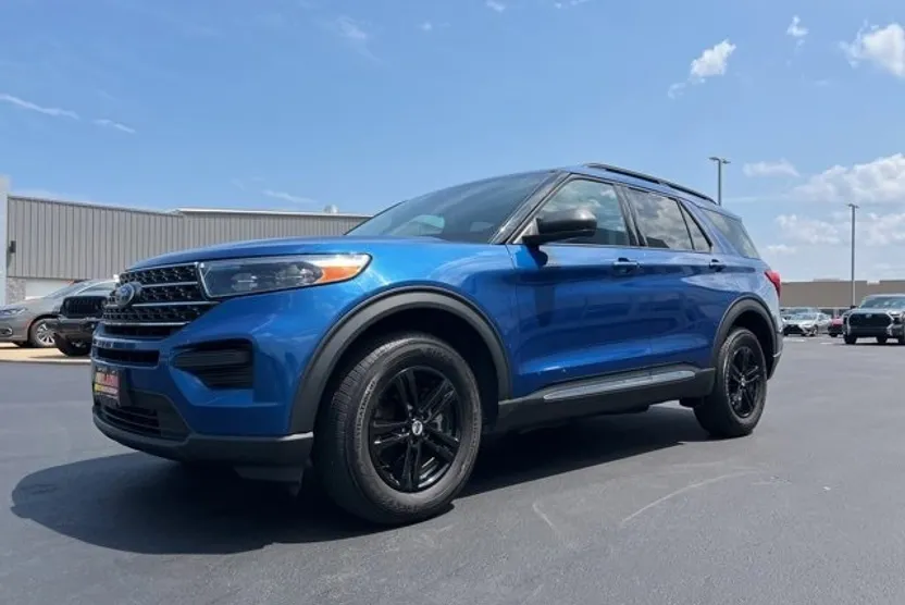 2022 Ford Explorer XLT photo 1