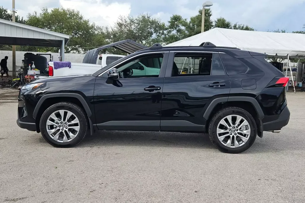 2024 Toyota RAV4 XLE Premium photo 1