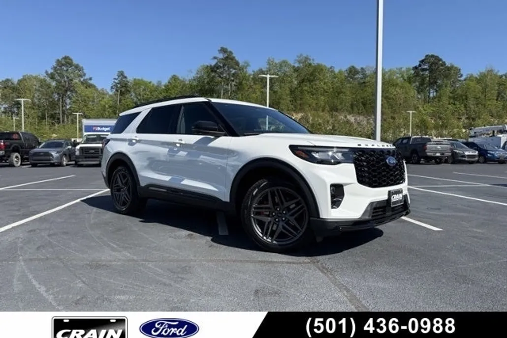 2025 Ford Explorer ST photo 1