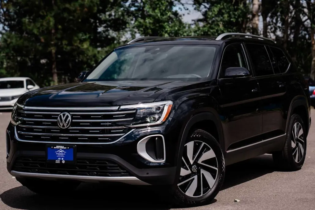 2025 Volkswagen Atlas SEL photo 1