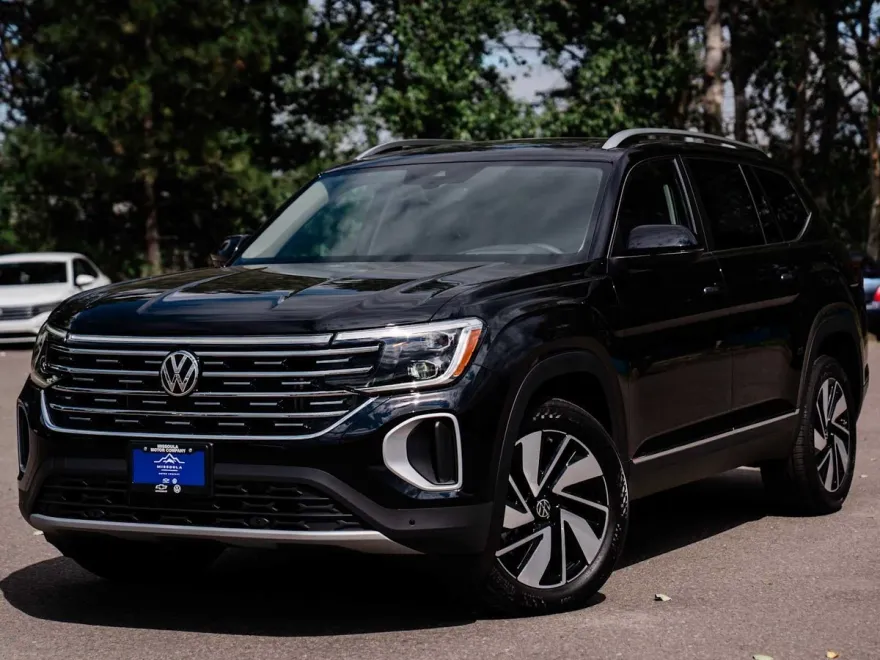 2025 Volkswagen Atlas SEL photo 1