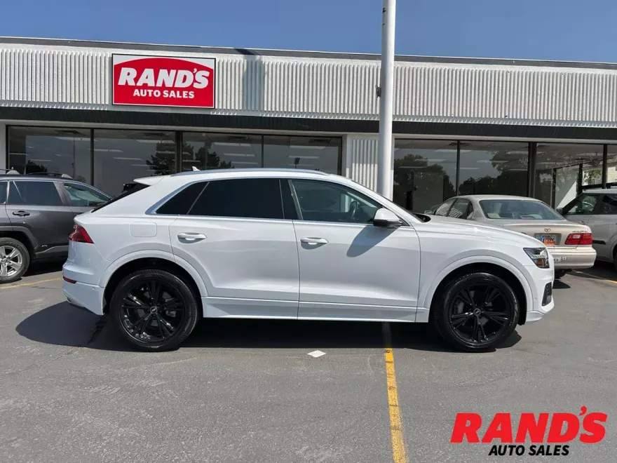 2023 Audi Q8 Premium Plus photo 1