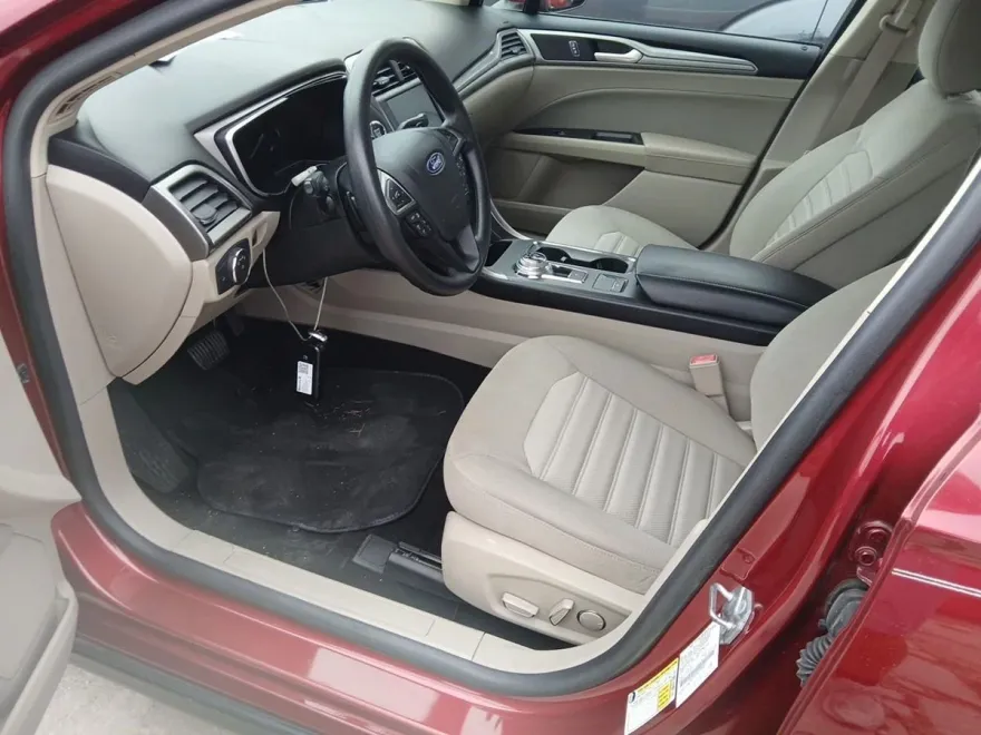 2019 Ford Fusion SE photo 1