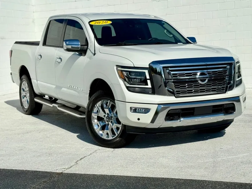 2020 Nissan Titan SL photo 1