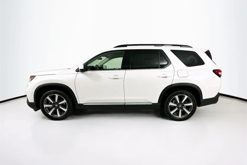 2025 Honda Pilot Touring photo 1