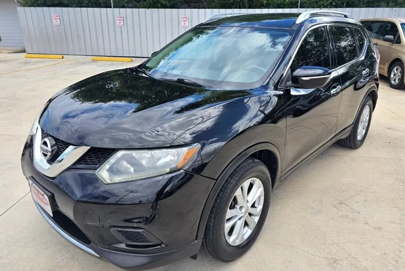2014 Nissan Rogue SV photo 1
