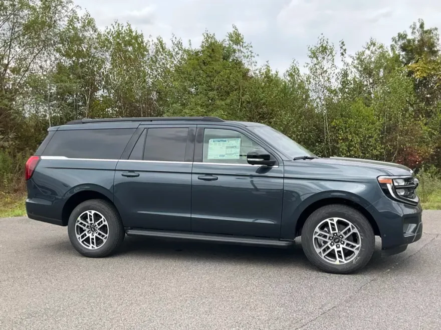 2025 Ford Expedition MAX photo 1