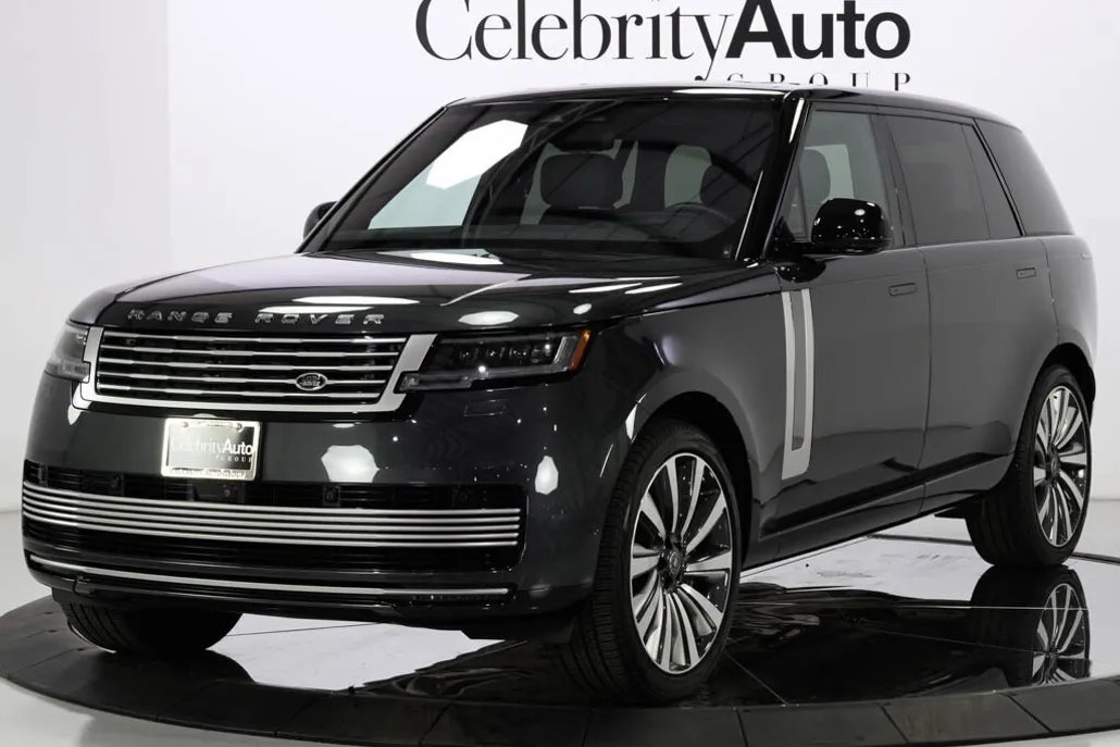 2023 Land Rover Range Rover SV photo 1